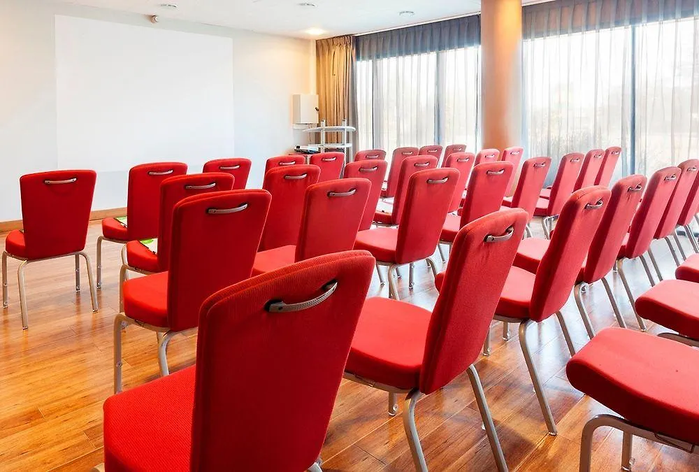 Courtyard By Marriott Toulouse Airport Hotel