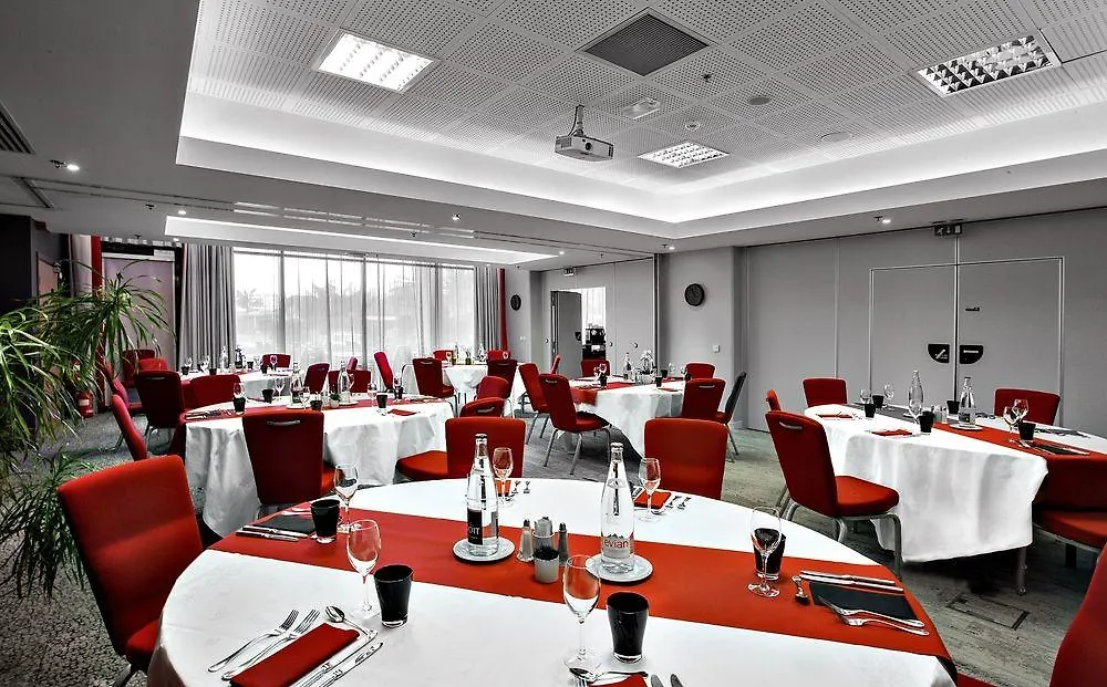 Courtyard By Marriott Toulouse Airport Hotel