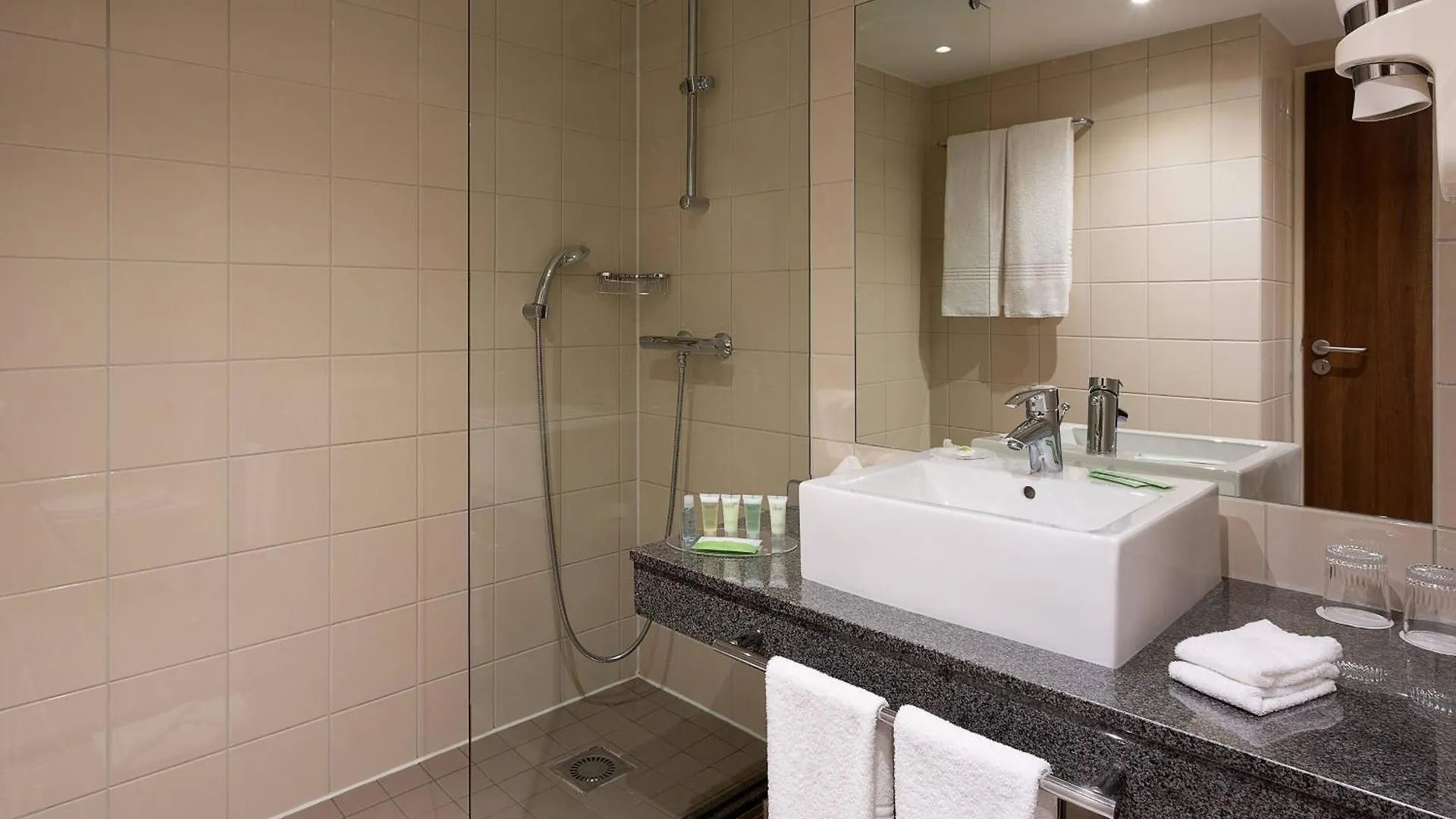 Courtyard By Marriott Toulouse Airport Hotel