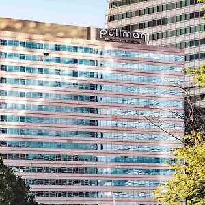 ***** Hotel Pullman Paris La Defense France