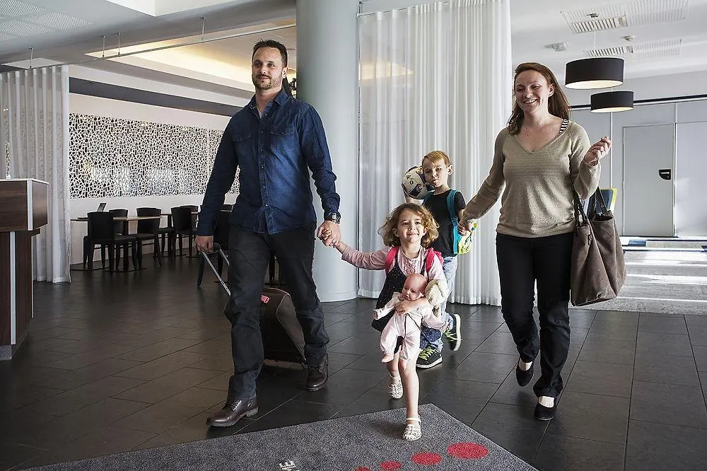 Courtyard By Marriott Toulouse Airport Hotel