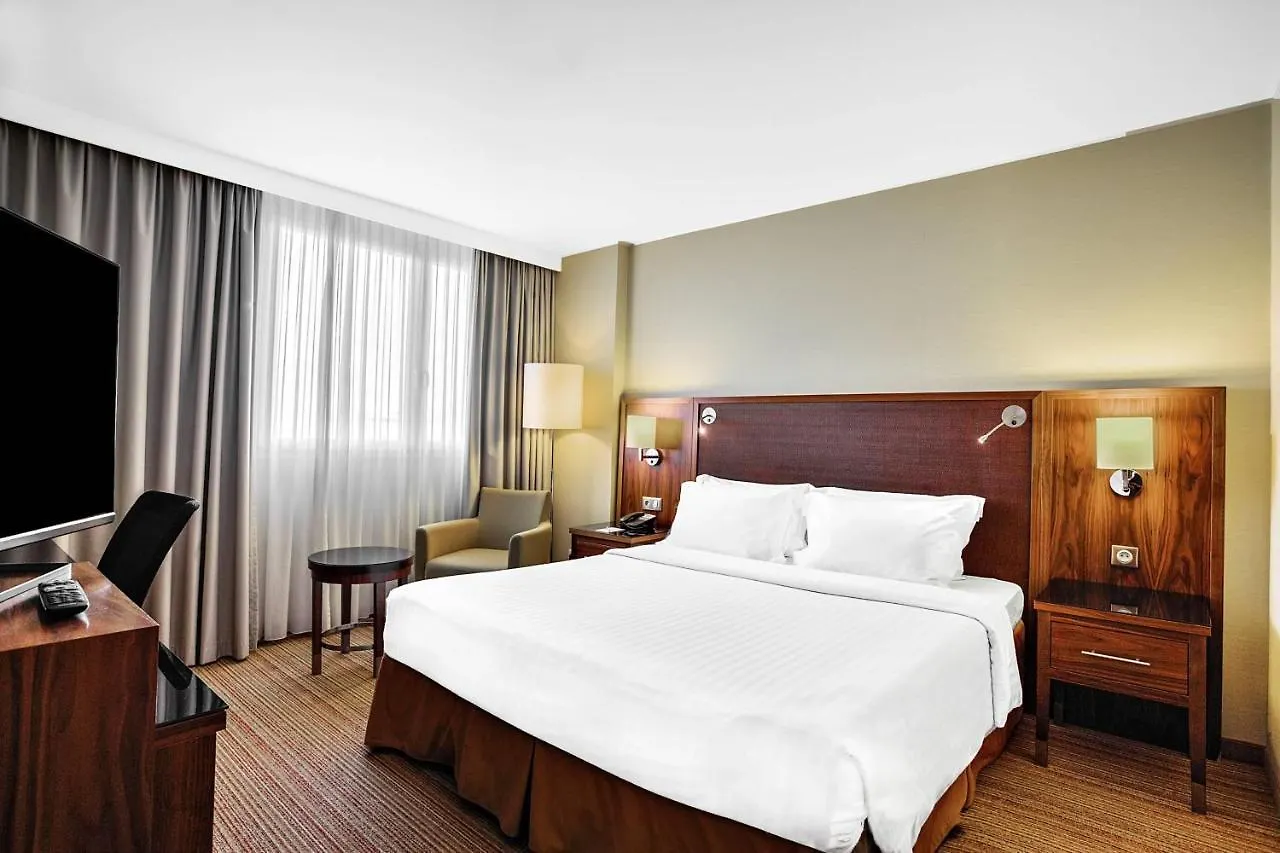 Courtyard By Marriott Toulouse Airport Hotel