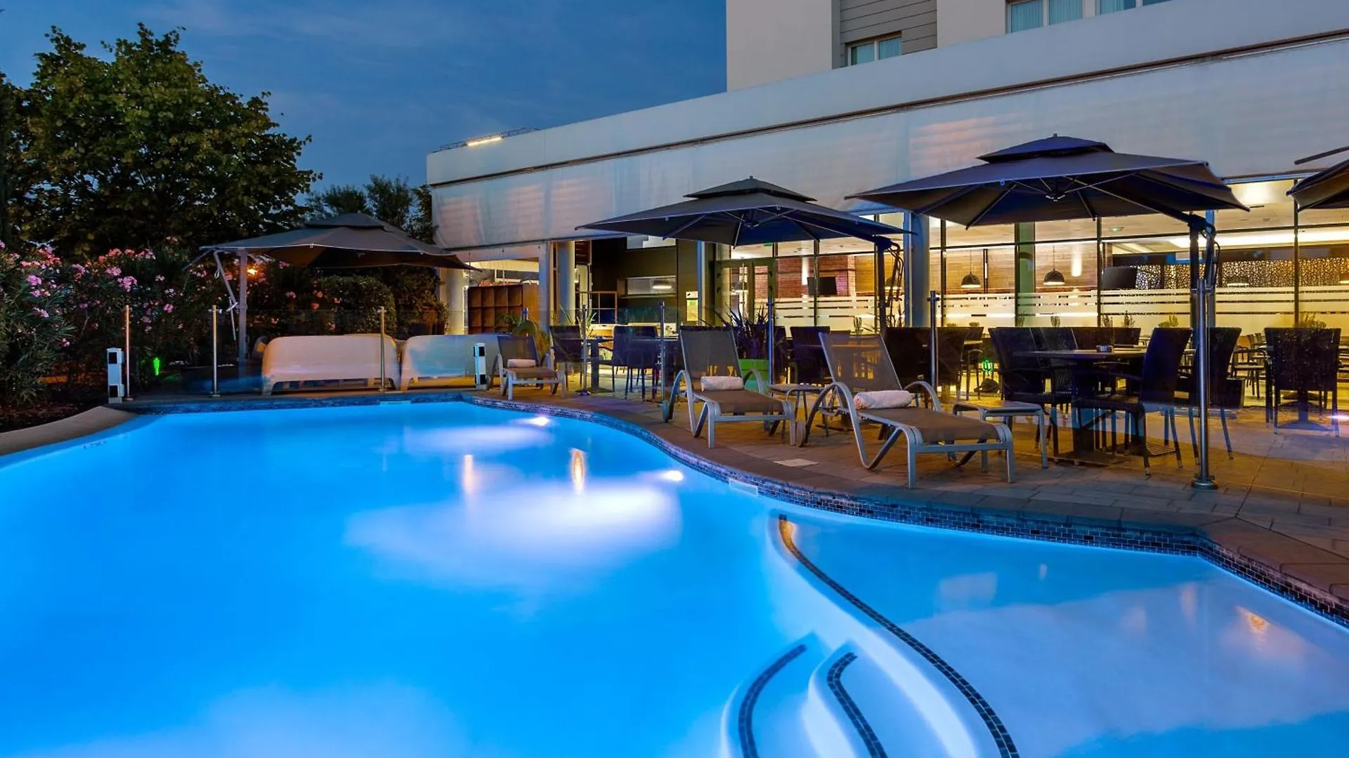 Courtyard By Marriott Toulouse Airport Hotel 4*,  France