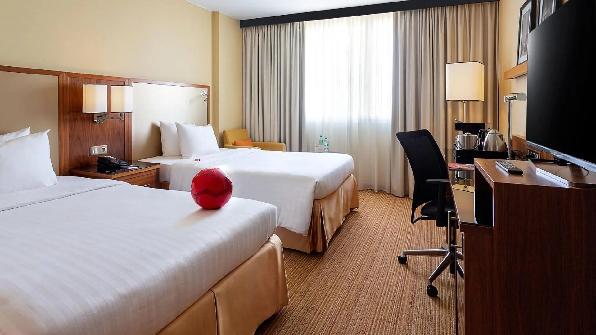 Courtyard By Marriott Toulouse Airport Hotel