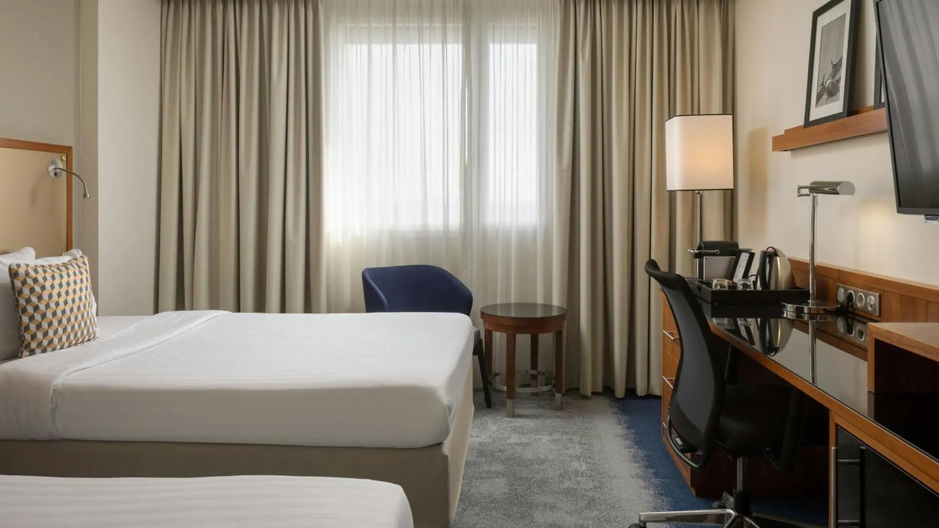 Hotel Courtyard By Marriott Toulouse Airport