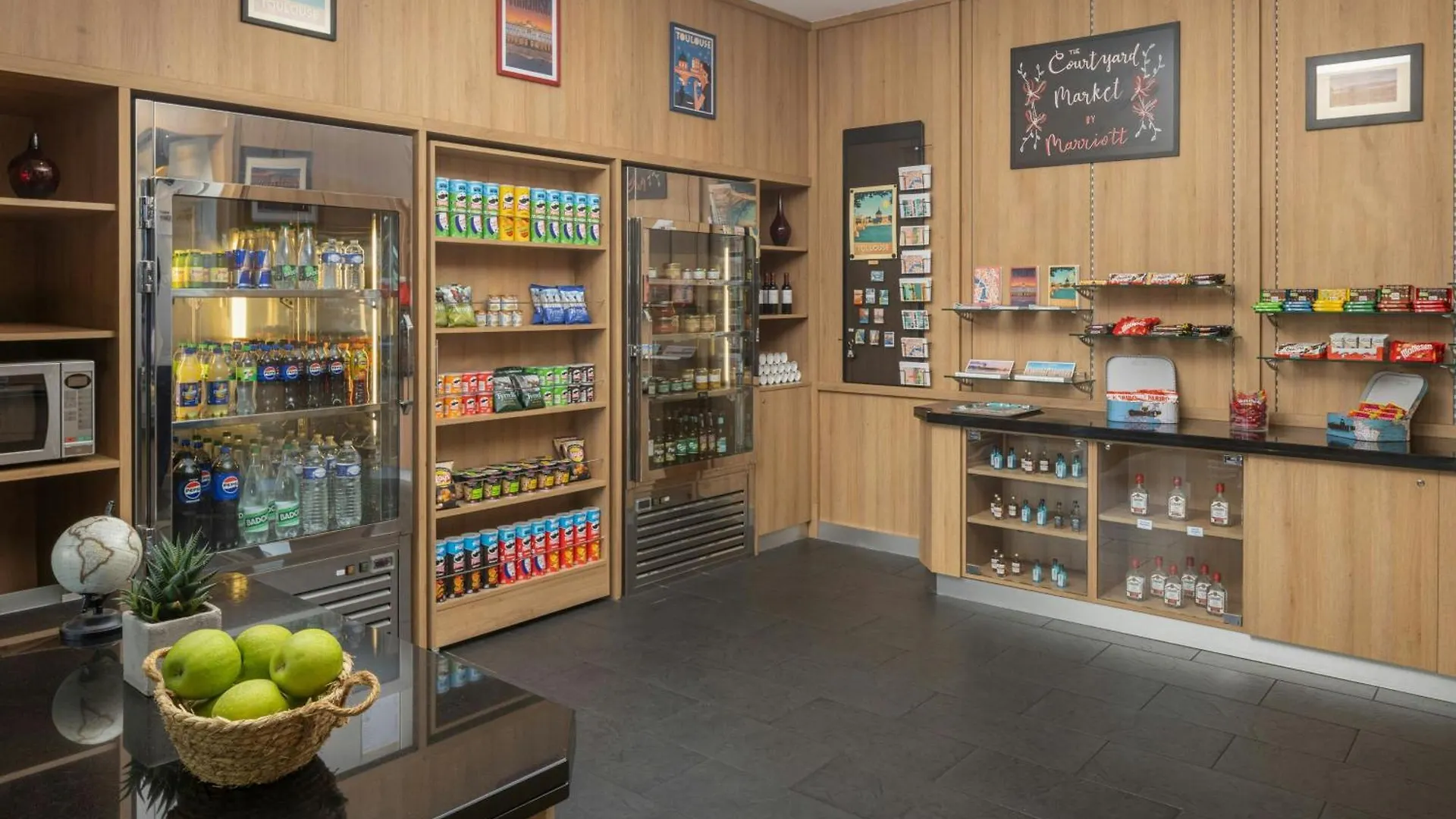 Courtyard By Marriott Toulouse Airport Hotel