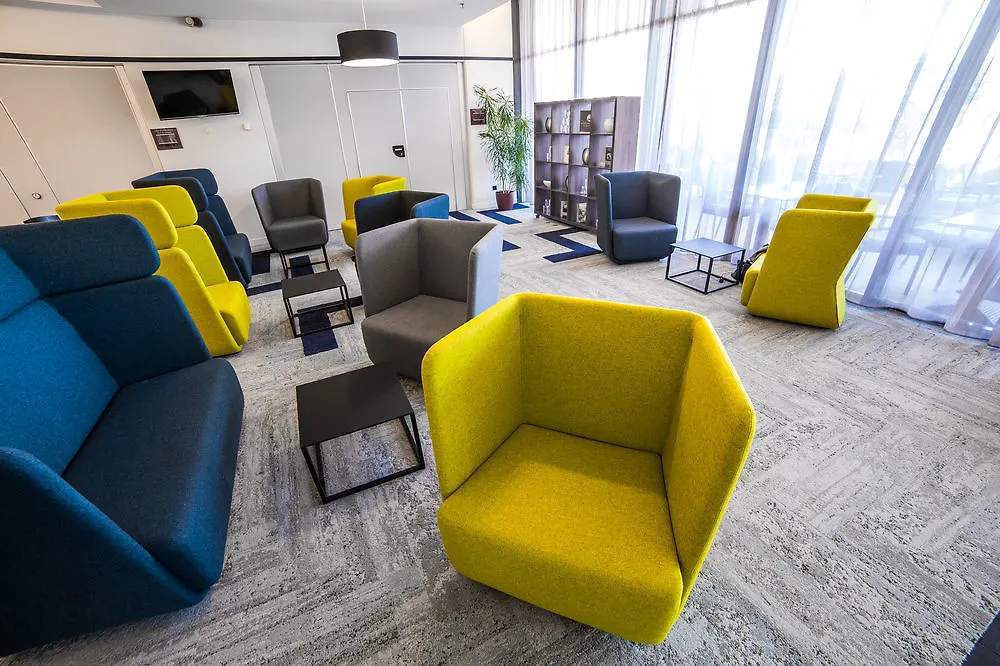 Courtyard By Marriott Toulouse Airport Hotel