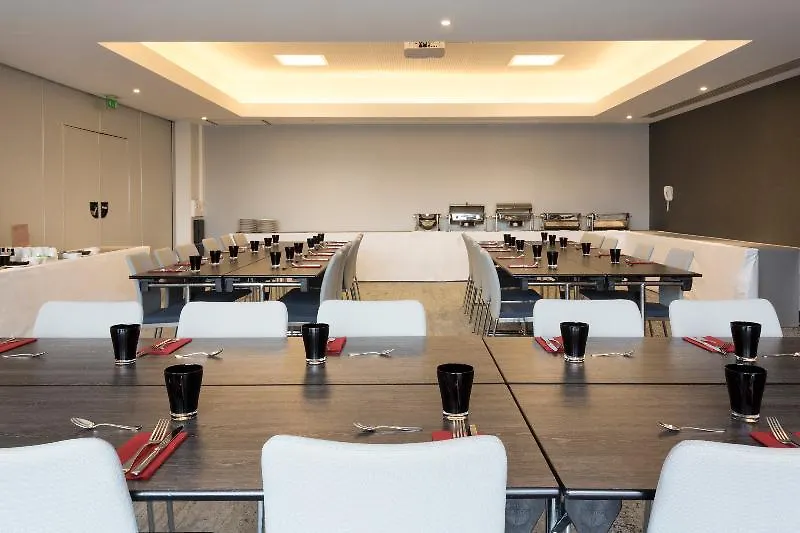 Courtyard By Marriott Toulouse Airport Hotel