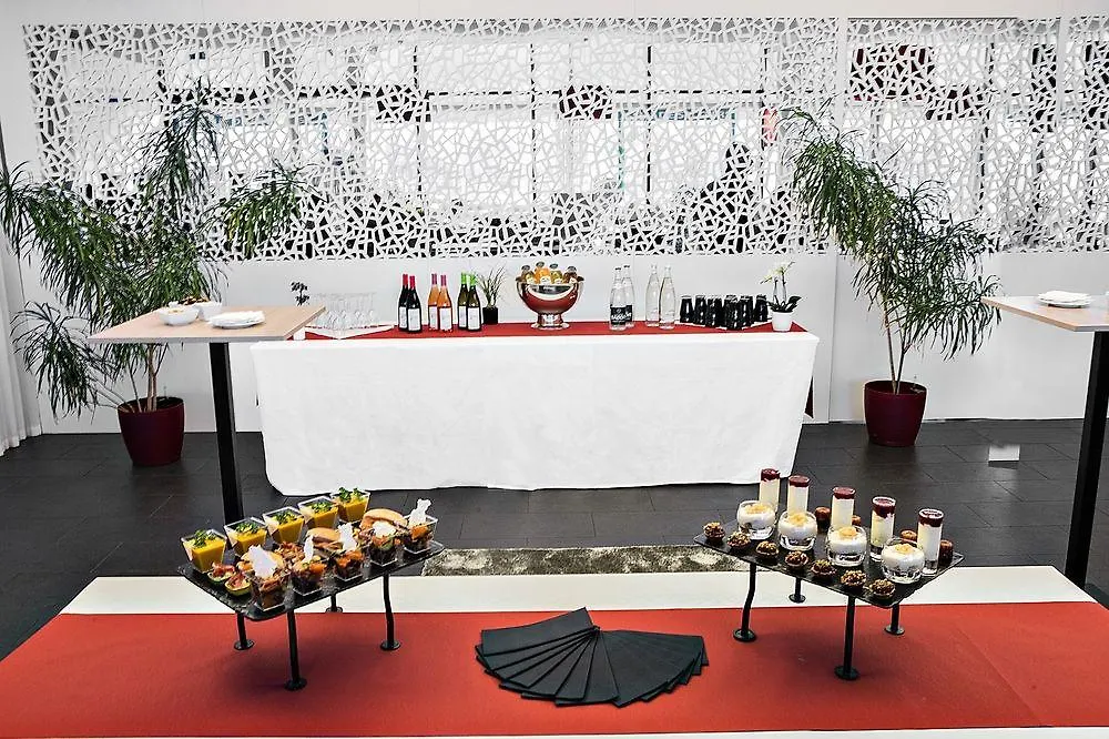 Hotel Courtyard By Marriott Toulouse Airport 4*,