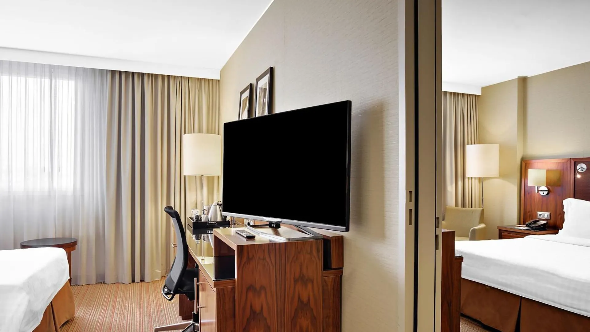 Hotel Courtyard By Marriott Toulouse Airport 4*,  Frankreich