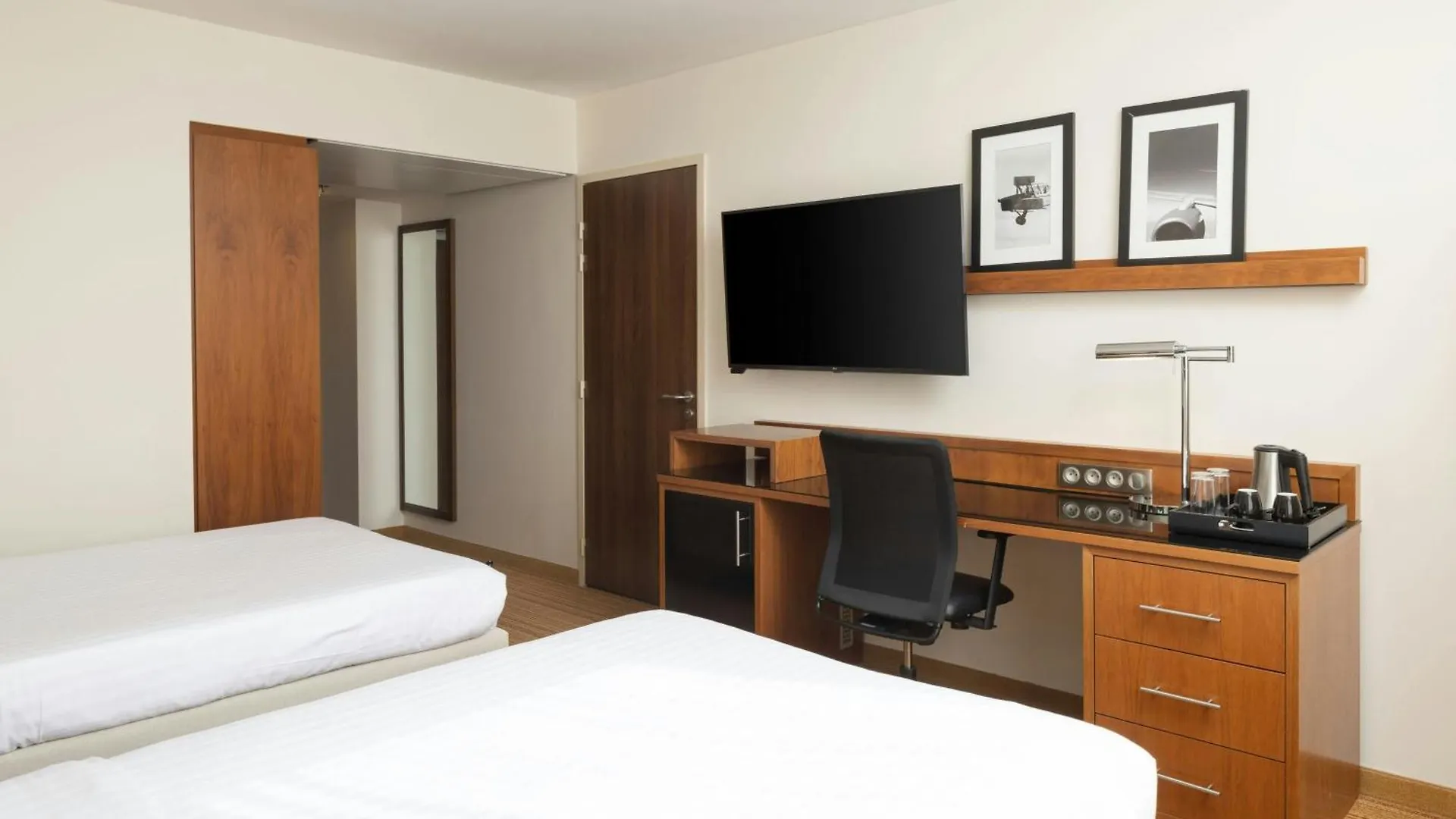 Hotel Courtyard By Marriott Toulouse Airport
