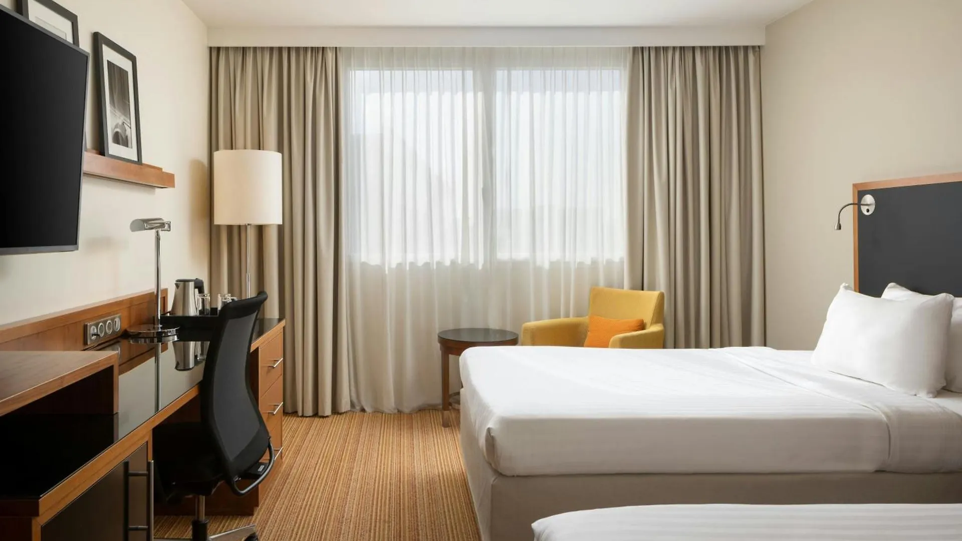 Hotel Courtyard By Marriott Toulouse Airport